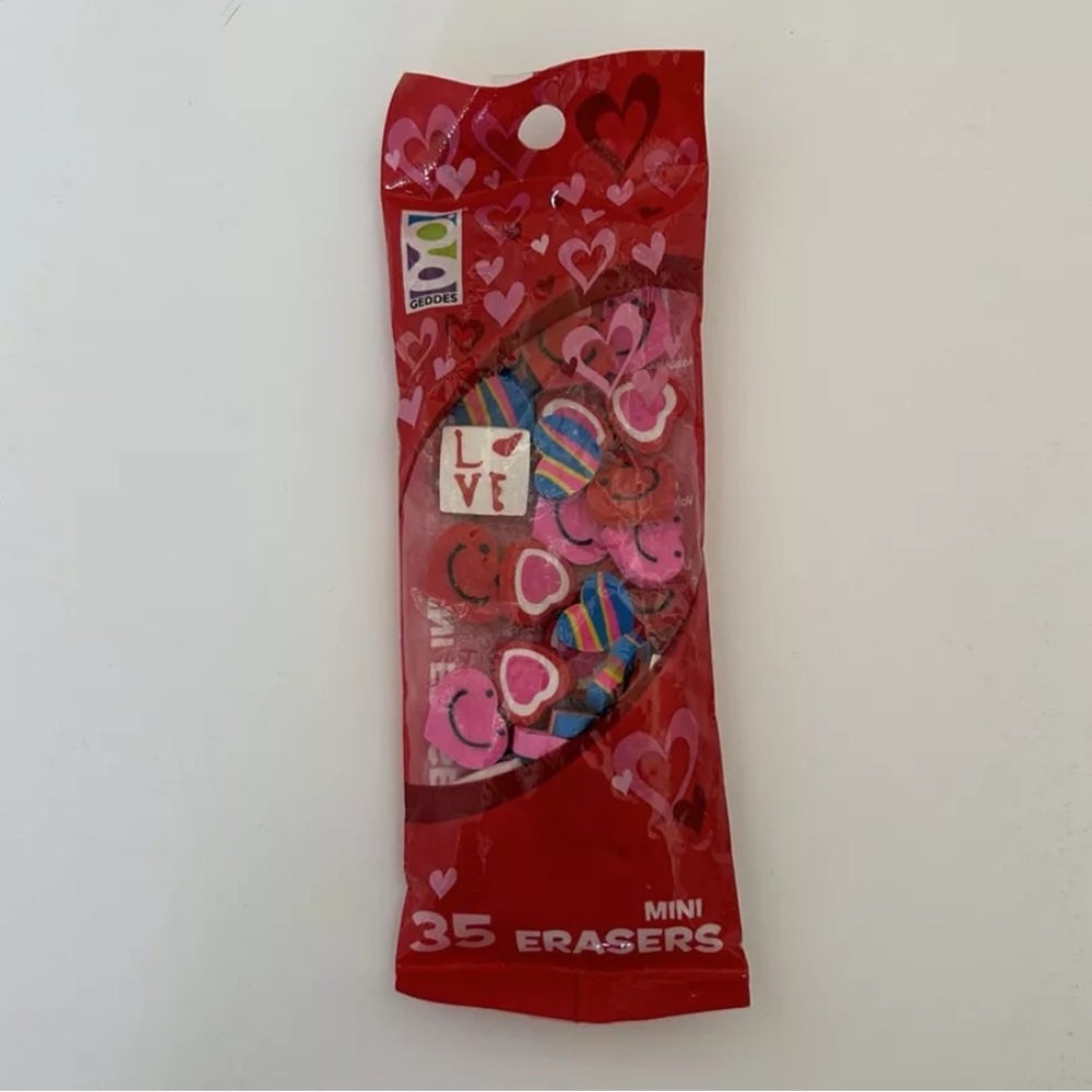 Valentine’s Day Miniature Heart Erasers Teacher Rewards Gift Treats NWT 35 Count